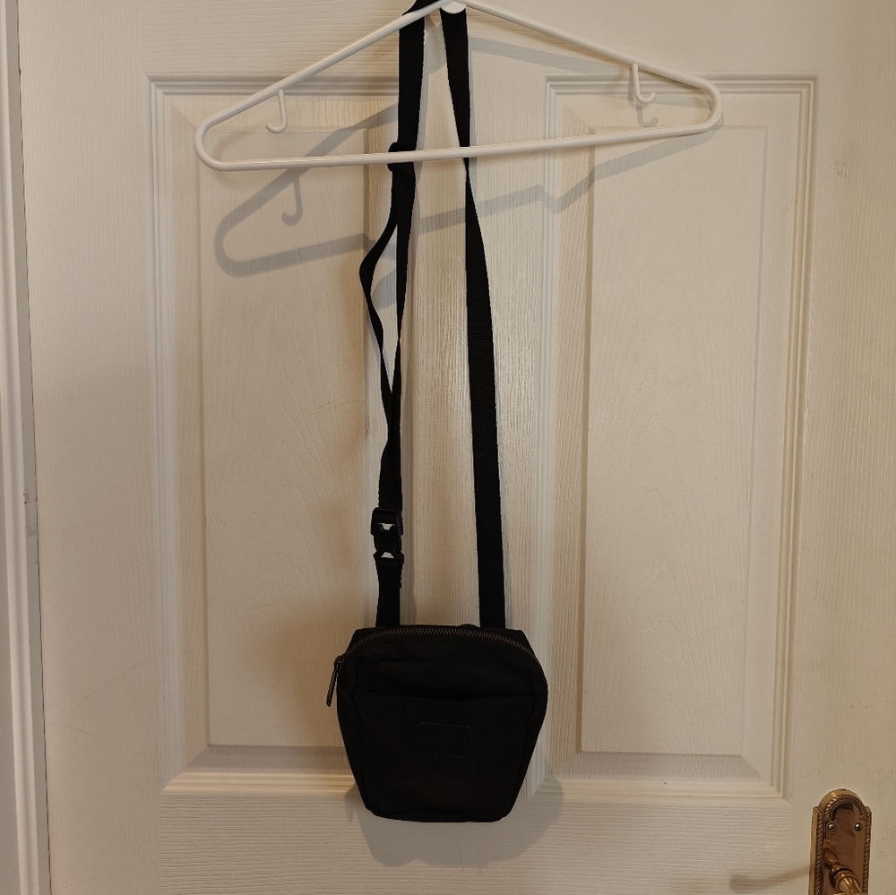 HERSCHEL Crossbody Shoulder Bag - Picture 2 of 6